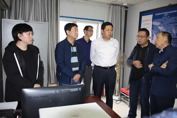 市交通運輸局黨組副書記、市運管局局長何濤一行到隴運集團公司檢查國慶節(jié)前安全生產(chǎn)工作